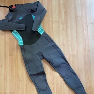 Roxy Syncro 3/2mm sealed Wetsuit 10T (Tall)